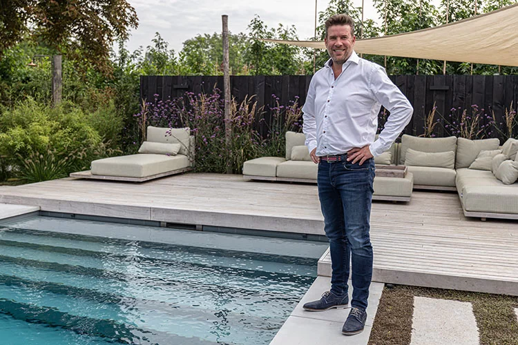 PurePools specialist Han